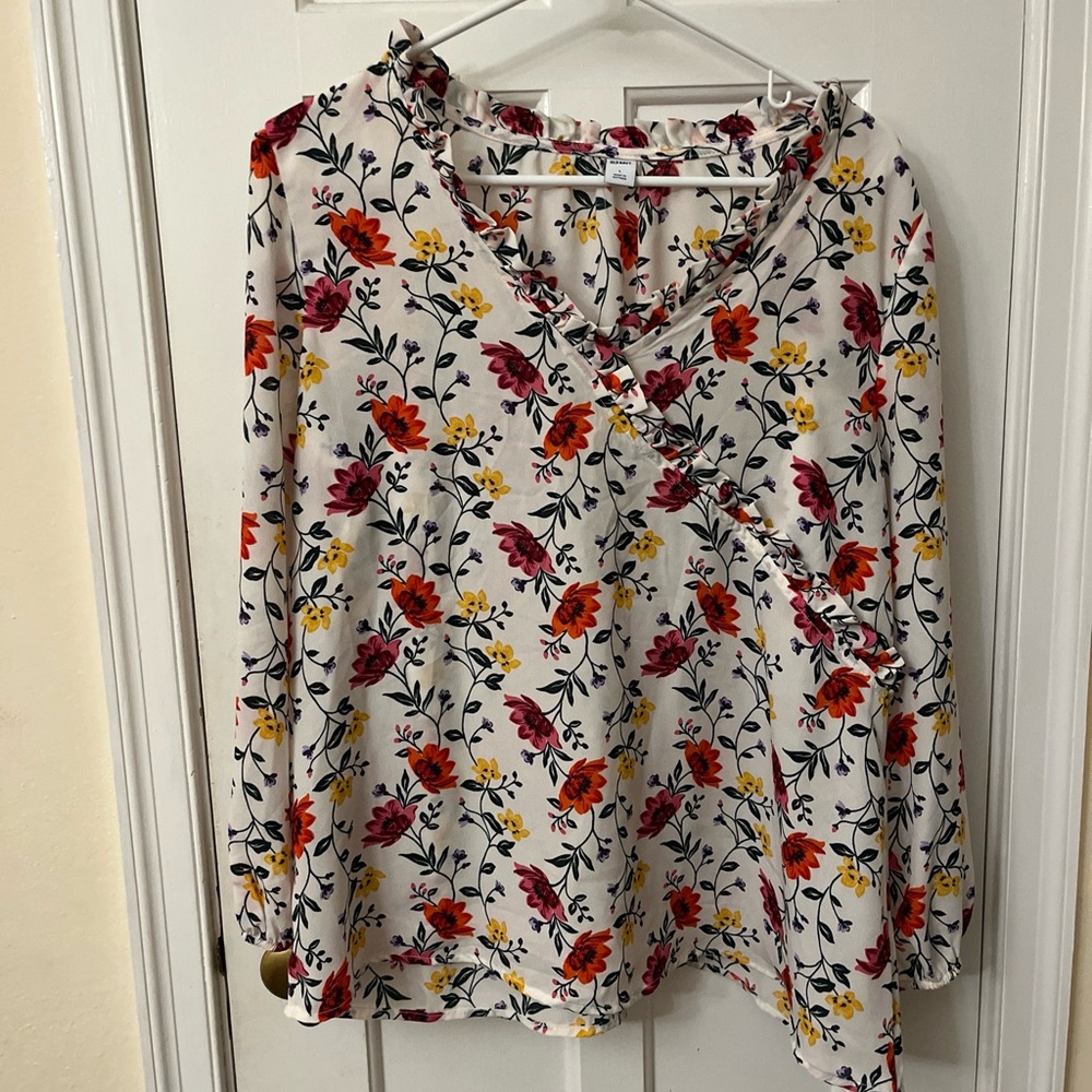 Old Navy floral  V Neck blouse